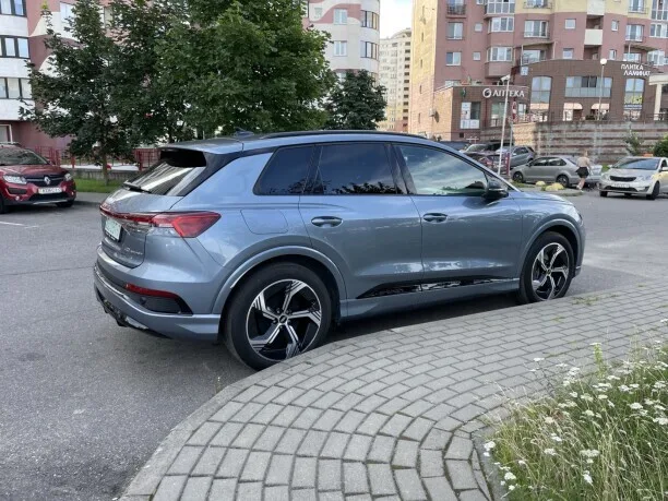Audi Q4 e-tron 2023 — миниатюра 2