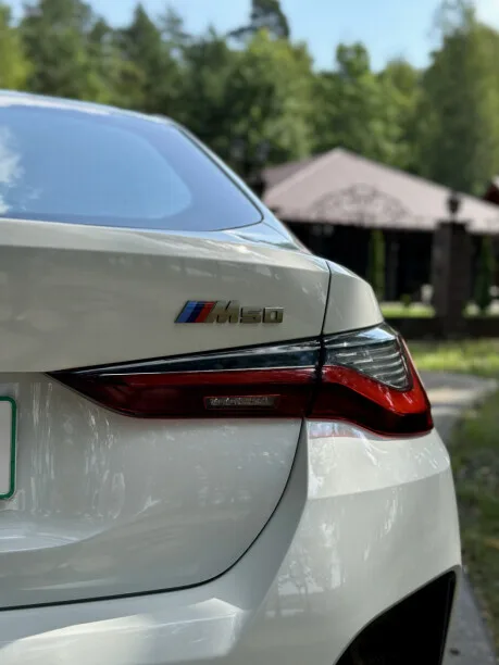 BMW i4 2022 — миниатюра 2