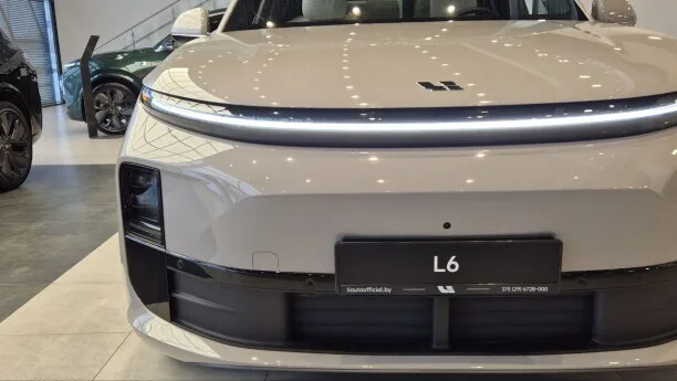 Li Auto L6 2025 — миниатюра 2