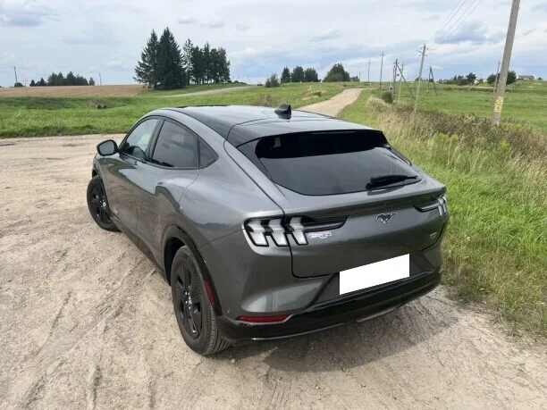 Ford Mustang Mach-E 2023 — миниатюра 5
