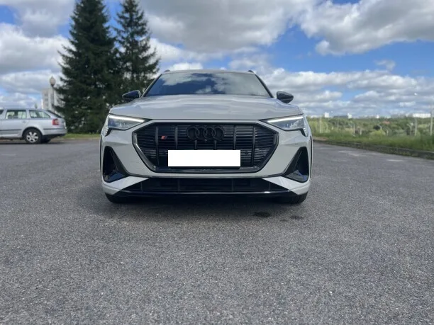 Audi e-tron 2022 — миниатюра 2