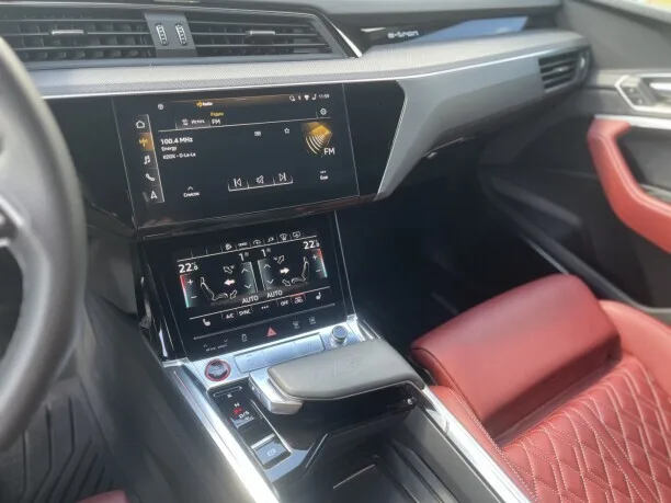 Audi e-tron 2022 — миниатюра 3
