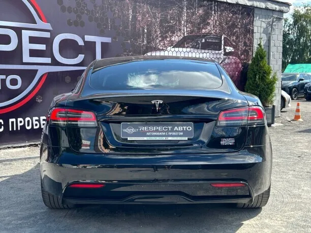 Tesla Model S 2022 — миниатюра 2