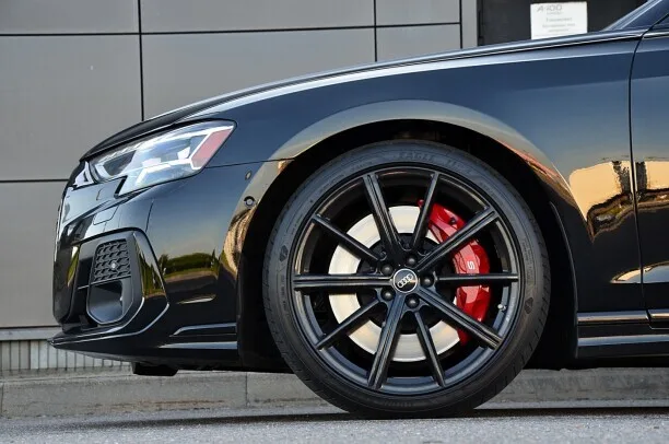 Audi S8 2022 — миниатюра 5