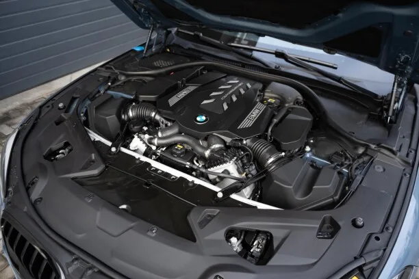 BMW 8 Series 2022 — миниатюра 5