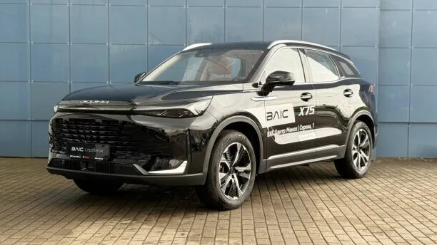 BAIC X75 2024 — фото 1, купить с доставкой в Москву