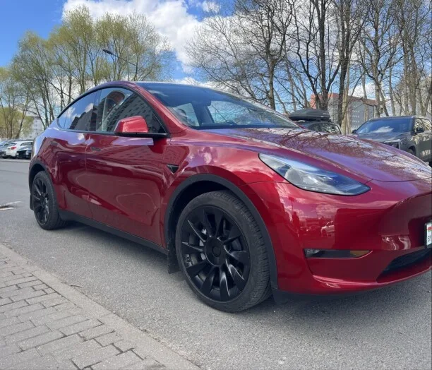 Tesla Model Y 2024 — миниатюра 4