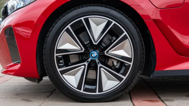 BMW i3 2024 — миниатюра 3