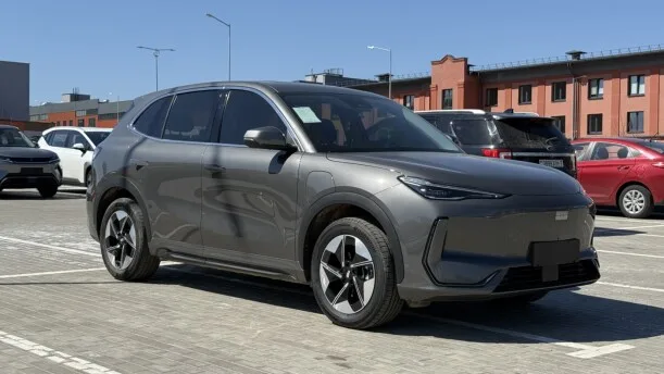 Geely Galaxy E5 2025 — фото 1, купить с доставкой в Москву
