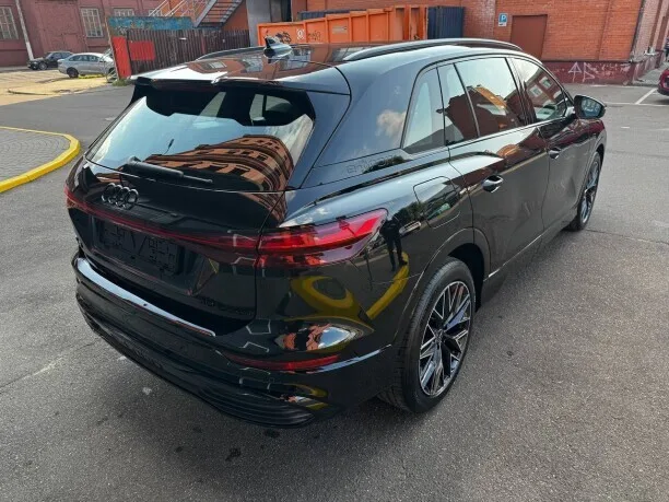 Audi Q5 e-tron 2023 — миниатюра 2