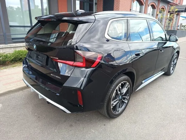 BMW iX1 2023 — миниатюра 2