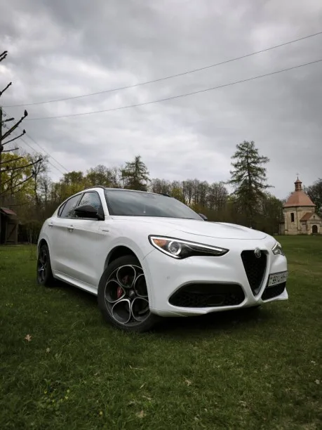 Alfa Romeo Stelvio 2022 — миниатюра 2