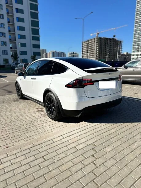 Tesla Model X 2022 — миниатюра 4