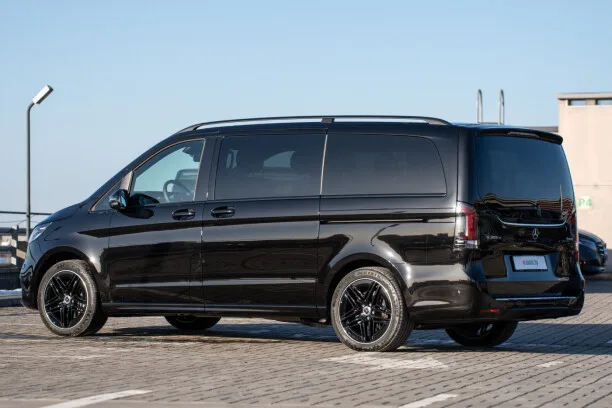Mercedes-Benz V-Класс 2024 — миниатюра 4
