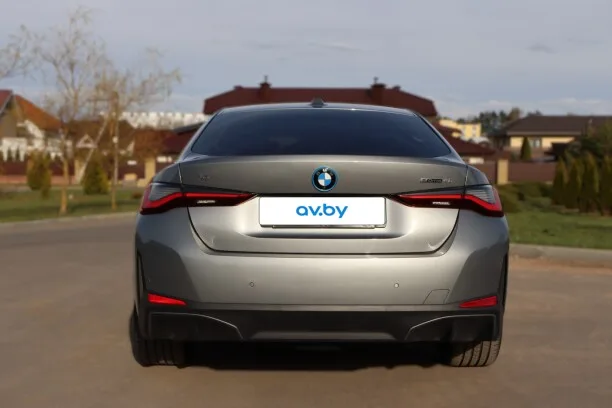 BMW i4 2023 — миниатюра 3
