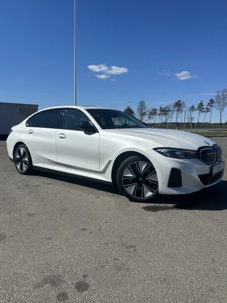 BMW i3 2023 — миниатюра 4