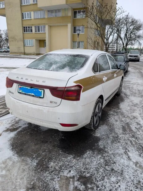 Dongfeng Aeolus E70 2023 — миниатюра 2