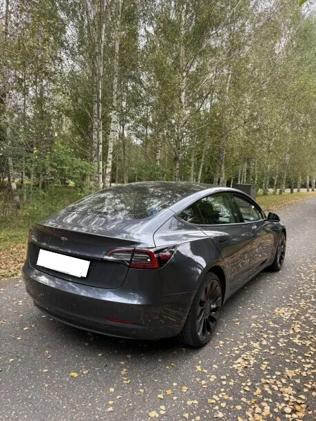Tesla Model 3 2022 — миниатюра 2