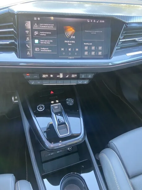 Audi Q4 e-tron 2023 — миниатюра 3