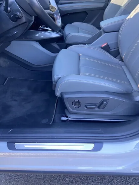 Audi Q4 e-tron 2023 — миниатюра 5