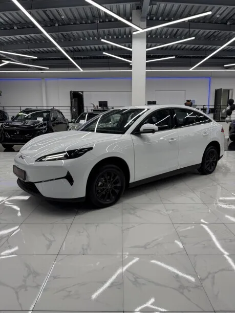BYD e7 2025 — фото 1, купить с доставкой в Москву