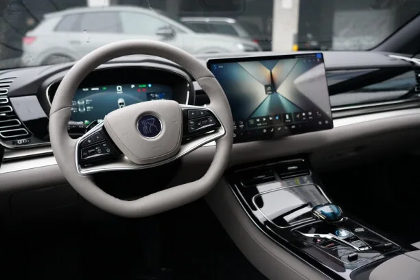 BYD Han 2025 — миниатюра 2