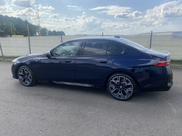 BMW 5 Series 2024 — миниатюра 2
