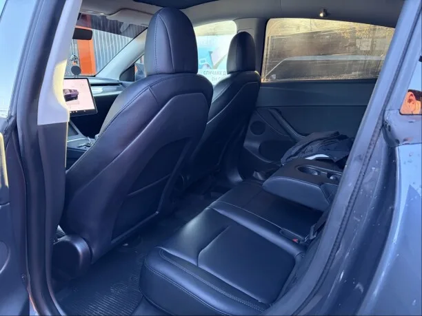 Tesla Model Y 2022 — миниатюра 5