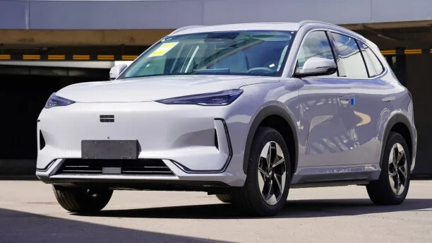 Geely Galaxy E5 2025 — фото 1, купить с доставкой в Москву