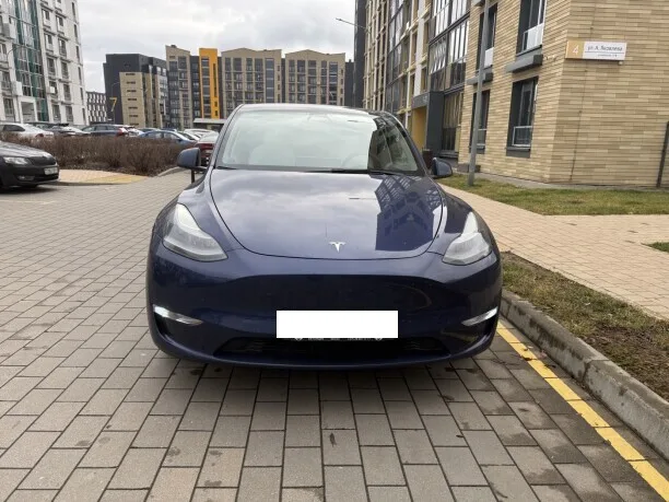 Tesla Model Y 2022 — миниатюра 2