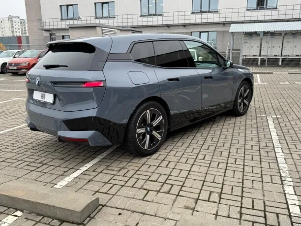 BMW iX 2022 — миниатюра 2