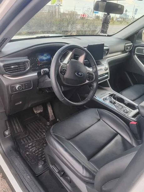 Ford Explorer 2022 — миниатюра 3