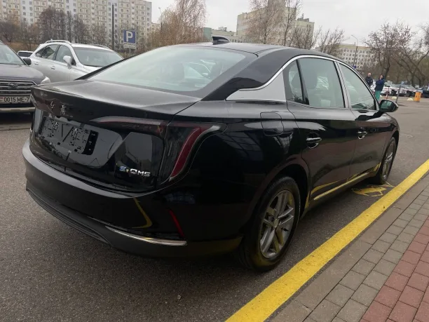 Hongqi E-QM5 2025 — миниатюра 2