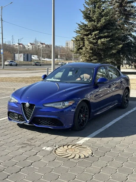 Alfa Romeo Giulia 2022 — миниатюра 5