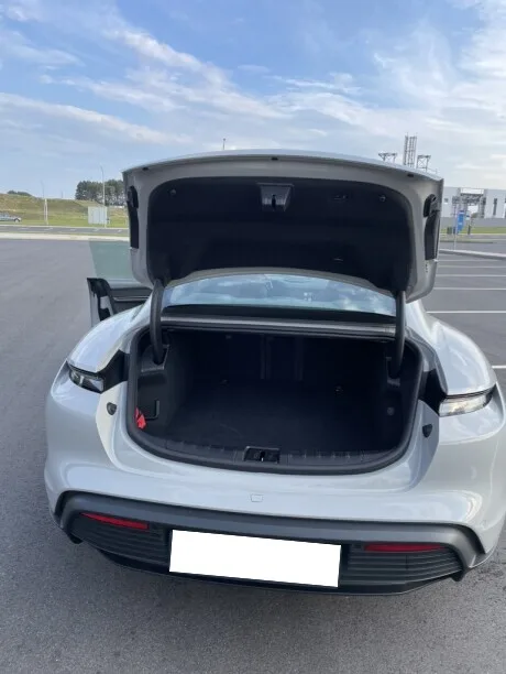 Porsche Taycan 2022 — миниатюра 3