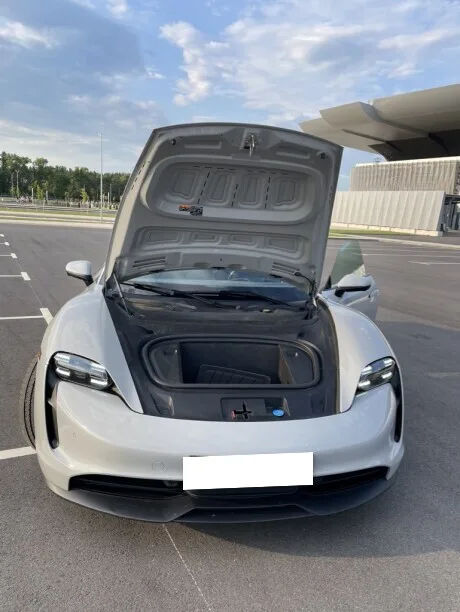Porsche Taycan 2022 — миниатюра 5