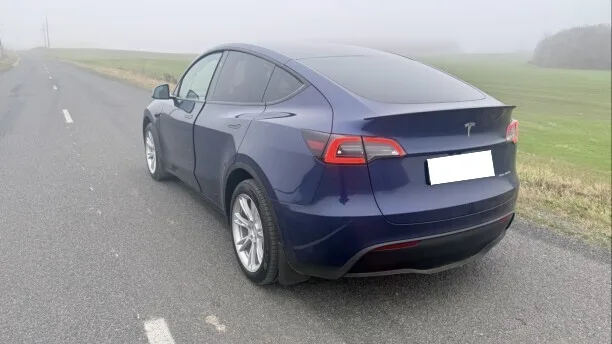 Tesla Model Y 2024 — миниатюра 2