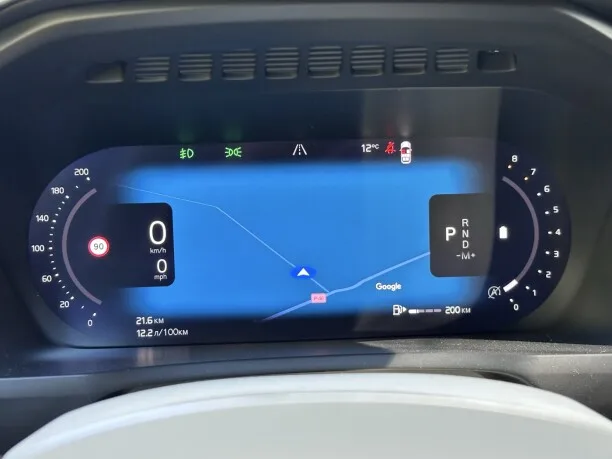 Volvo XC90 2023 — миниатюра 3