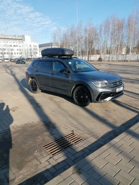 Volkswagen Tiguan Allspace 2022 — фото 1, купить с доставкой в Москву