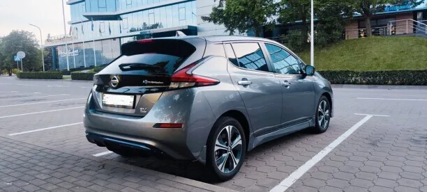 Nissan Leaf 2022 — миниатюра 2