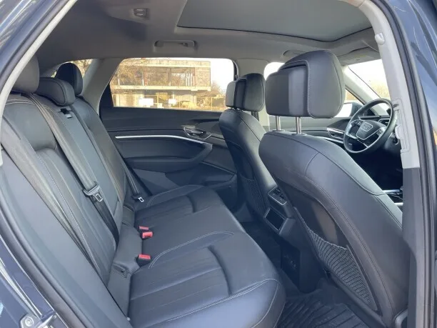 Audi Q8 e-tron 2023 — миниатюра 3