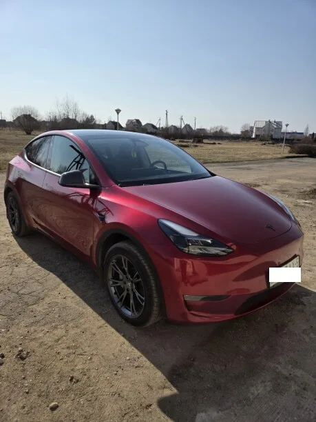 Tesla Model Y 2024 — фото 1, купить с доставкой в Москву