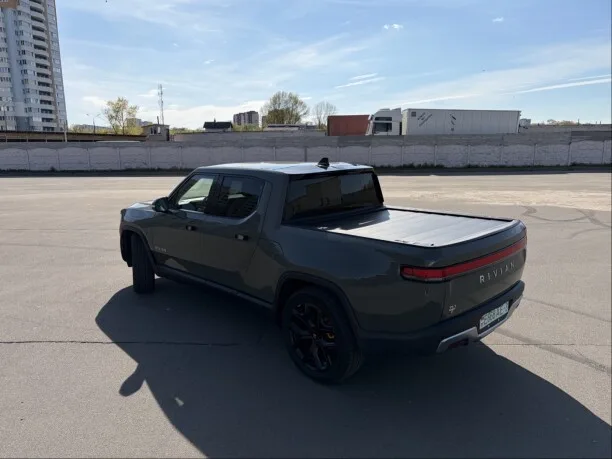 Rivian R1T 2022 — миниатюра 5