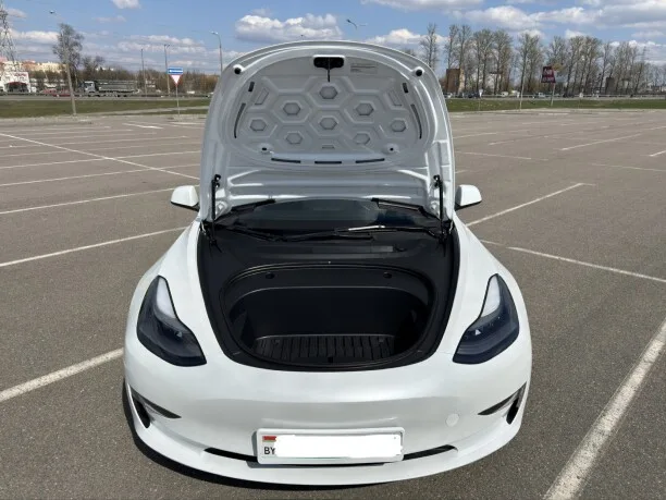 Tesla Model 3 2023 — миниатюра 3