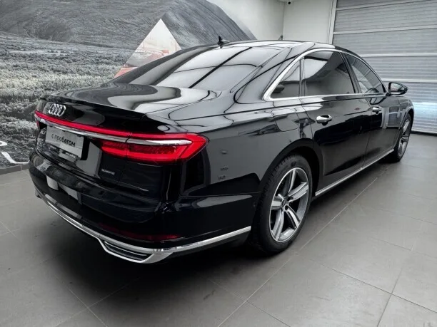Audi A8 2022 — миниатюра 2
