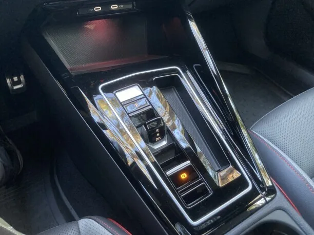 Volkswagen GOLF GTI 2023 — миниатюра 3