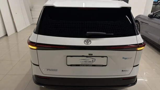 Toyota BZ3X 2025 — миниатюра 2