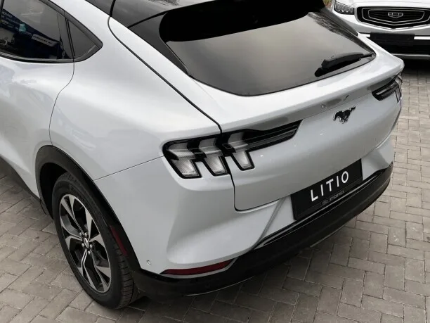 Ford Mustang Mach-E 2023 — миниатюра 2