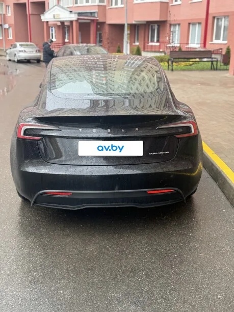 Tesla Model 3 2024 — миниатюра 4