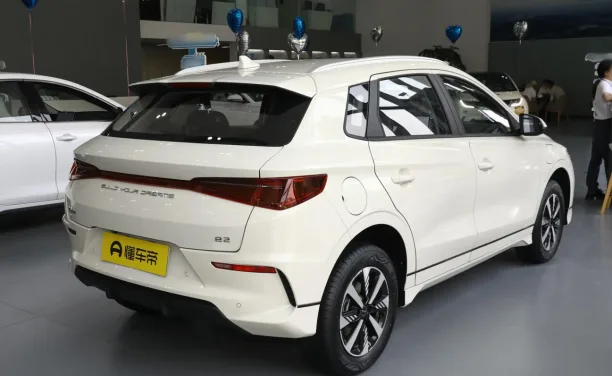 BYD E2 2025 — миниатюра 4